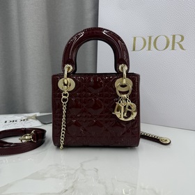 頂級原單三格酒紅漆皮-金扣戴妃包-編號： M0505 這款 Lady Dior