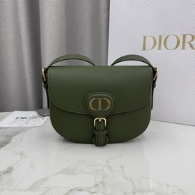 頂級原單這款 Dior Bobby 手袋是二零二五早春系列新品，以高雅線條和勻稱