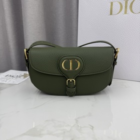 頂級原單這款 Dior Bobby East-West手袋是二零二五早春系列新品