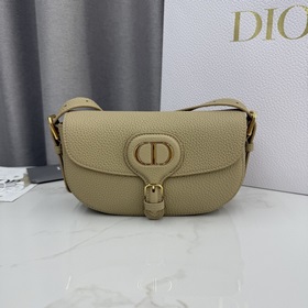 頂級原單這款 Dior Bobby East-West手袋是二零二五早春系列新品