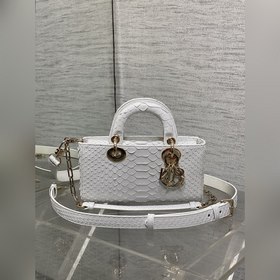 Lady橫版戴妃珍稀蛇皮閃亮登場，高雅又不失個性，非它莫屬 ，科普一下每條蛇皮的