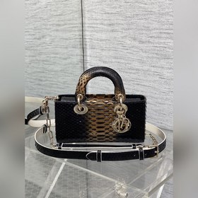 Lady橫版戴妃珍稀蛇皮閃亮登場，高雅又不失個性，非它莫屬 ，科普一下每條蛇皮的