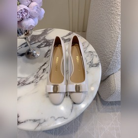 Salvatore FerragamoSF新款蝴蝶結高跟鞋 簡單的設計 集優雅與