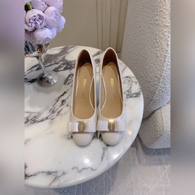 Salvatore FerragamoSF新款蝴蝶結高跟鞋 簡單的設計 集優雅與