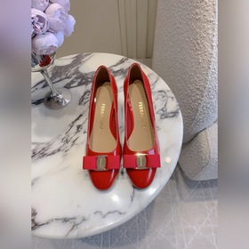 Salvatore FerragamoSF新款蝴蝶結高跟鞋 簡單的設計 集優雅與