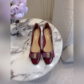Salvatore FerragamoSF新款蝴蝶結高跟鞋 簡單的設計 集優雅與