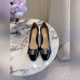 Salvatore FerragamoSF新款蝴蝶結高跟鞋 簡單的設計 集優雅與