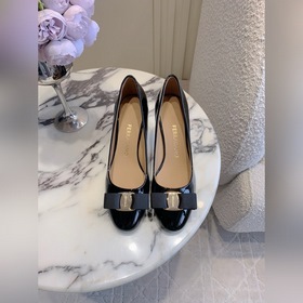 Salvatore FerragamoSF新款蝴蝶結高跟鞋 簡單的設計 集優雅與