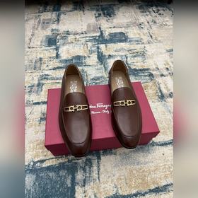 Ferragam~   碼數：38-45 F家新品男士正裝皮鞋，完美做工，