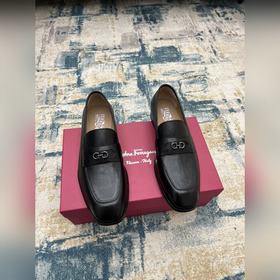 Ferragam~   碼數：38-45 F家新品男士正裝皮鞋，完美做工，