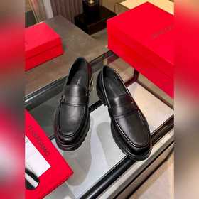 菲拉格慕Ferragamo 高端男士熱賣精品休閑皮鞋，進口牛皮革樂福鞋将工緻元素