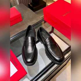 菲拉格慕Ferragamo 高端男士熱賣精品休閑皮鞋，進口牛皮革樂福鞋将工緻元素