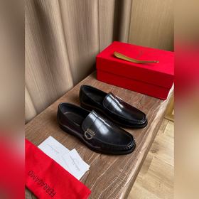 Ferragam~ 碼數：38-45 F家官網同步新品男士正裝皮鞋，完美做工，