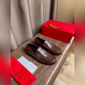 Ferragam~ 碼數：38-45 F家官網同步新品男士正裝皮鞋，完美做工，