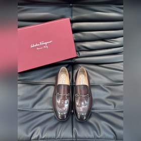 Ferragam菲拉真皮大底男士商務休閑皮鞋，進口牛皮，嚴選用料隻為打造更為舒适
