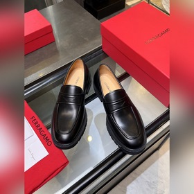 菲拉格慕Ferragamo 高端男士熱賣精品休閑皮鞋，進口牛皮革樂福鞋将工緻元素