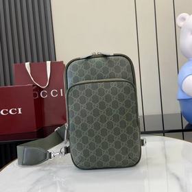 配全套原廠專櫃包裝 [新品]标志性的GG Supreme帆布因其柔軟可塑的特性，