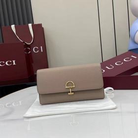 配全套原廠專櫃包裝 [新品]這款Gucci Softbit系列肩背包匠心融蘊大號