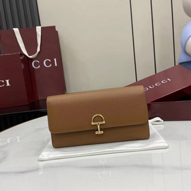 配全套原廠專櫃包裝 [新品]這款Gucci Softbit系列肩背包匠心融蘊大號