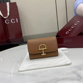 配全套原廠專櫃包裝 [新品]Gucci延續品牌深厚傳承，深化與馬術本源的聯結。半