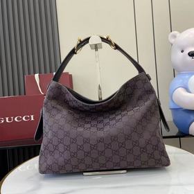 配全套原廠專櫃包裝 2026秋冬系列， Gucci Beatrix系列手袋采用休