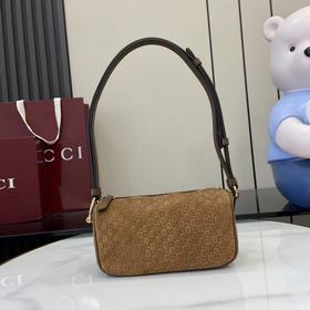 配全套原廠專櫃包裝 煥新呈現Gucci Half Horsebit系列，以現代風