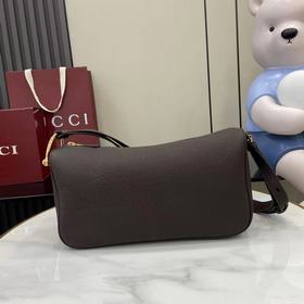 配全套原廠專櫃包裝 煥新呈現Gucci Half Horsebit系列，以現代風