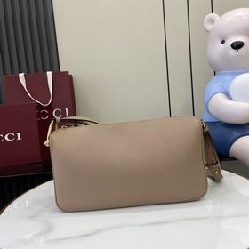 配全套原廠專櫃包裝 煥新呈現Gucci Half Horsebit系列，以現代風