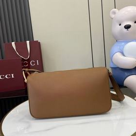 配全套原廠專櫃包裝 煥新呈現Gucci Half Horsebit系列，以現代風