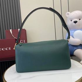 配全套原廠專櫃包裝 煥新呈現Gucci Half Horsebit系列，以現代風