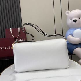 配全套原廠專櫃包裝 煥新呈現Gucci Half Horsebit系列，以現代風