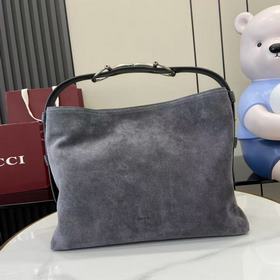 配全套原廠專櫃包裝 2026秋冬系列， Gucci Beatrix系列手袋采用休