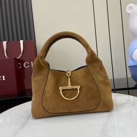 配全套原廠專櫃包裝 [新品]這款Gucci Softbit系列肩背包匠心融蘊大號
