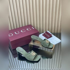 [新款出貨]GuCCl高端精品， 2046春夏新款雙G扣 馬蹄駝背 中粗跟涼鞋拖