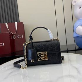 配全套原廠專櫃包裝 [新品]Padlock系列以現代廓形驚豔亮相2026早秋系列