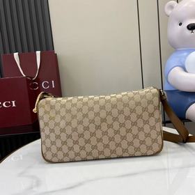 配全套原廠專櫃包裝 煥新呈現Gucci Half Horsebit系列，以現代風