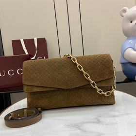 配全套原廠專櫃包裝 大號 該手袋融蘊現代廓形與品牌标志性圖案。這款剪裁流暢的手袋