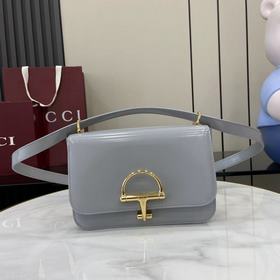 配全套原廠專櫃包裝 2026秋冬系列， Gucci Siena系列小號肩背包延續