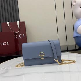 配全套原廠專櫃包裝 [新品]這款Gucci Softbit系列肩背包匠心融蘊大號