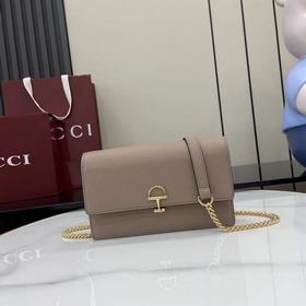 配全套原廠專櫃包裝 [新品]這款Gucci Softbit系列肩背包匠心融蘊大號