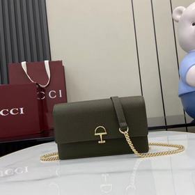 配全套原廠專櫃包裝 [新品]這款Gucci Softbit系列肩背包匠心融蘊大號