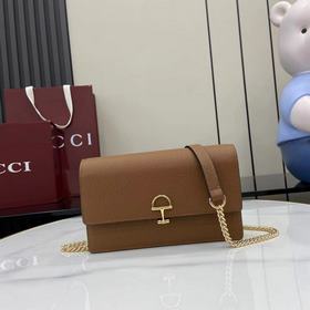 配全套原廠專櫃包裝 [新品]這款Gucci Softbit系列肩背包匠心融蘊大號