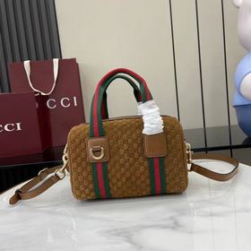配全套原廠專櫃包裝 品牌甄選GG迷你手袋靈感源自Gucci标志性旅行包的造型風格