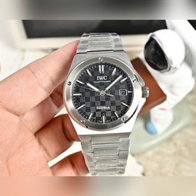 機芯2824：價格13000   機芯2892：價格15500 IWC萬國