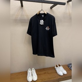 Loewe  2026FW早春棉質半袖T恤. 輕盈棉質T恤，胸前飾有貓眼和