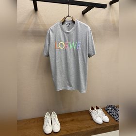 Loewe、 羅意威 2026FW糖果 立體印花棉質半袖T 恤，後背經典刺繡l