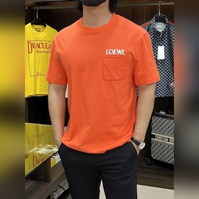 LOEWE 羅意威 26新款刺繡棉質寬松版型T恤 中克重棉質T恤。寬松版型，胸前