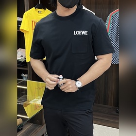 LOEWE 羅意威 26新款刺繡棉質寬松版型T恤 中克重棉質T恤。寬松版型，胸前