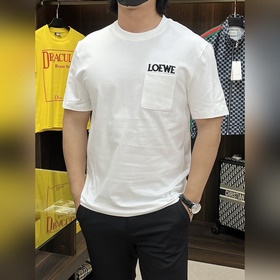 LOEWE 羅意威 26新款刺繡棉質寬松版型T恤 中克重棉質T恤。寬松版型，胸前