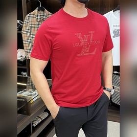 LV 春季新款短袖 LV純棉翻領短袖T恤，純棉T恤、上身效果非常棒，休閑度假精品